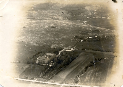 Samostan i crkva s dijelom Brine Iz aviona oko 1935. 1936. AFSG