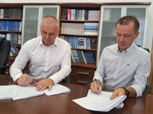 Potpisani ugovori za asfaltiranje nekoliko gradskih ulica u Livnu livnoputovi 1